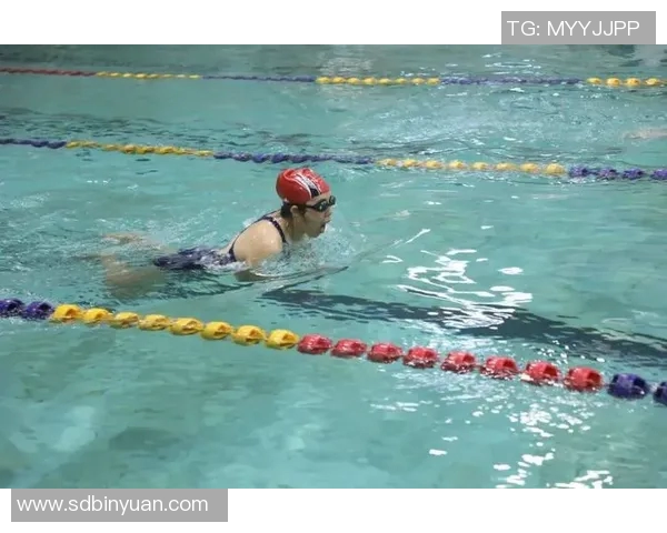 激情四溢泳池赛道展现速度与力量的较量与荣誉的追逐 激情四溢泳池赛道展现速度与力量的较量与荣誉的追逐