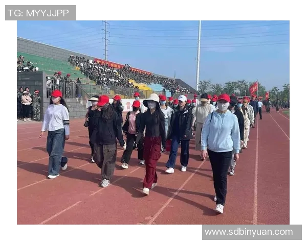 运动员进行曲奏响新时代荣光激扬奋斗精神激励全民健身目标奋勇前行 运动员进行曲奏响新时代荣光激扬奋斗精神激励全民健身目标奋勇前行